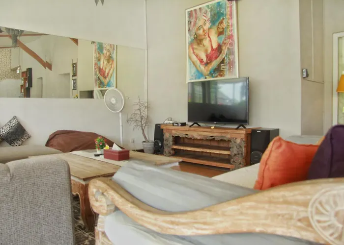 Ndaru - 4 Bedroom In Batu Bolong, Villa
