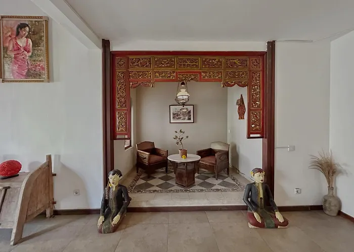 Villa Ndaru - 4 Bedroom In Batu Bolong,
