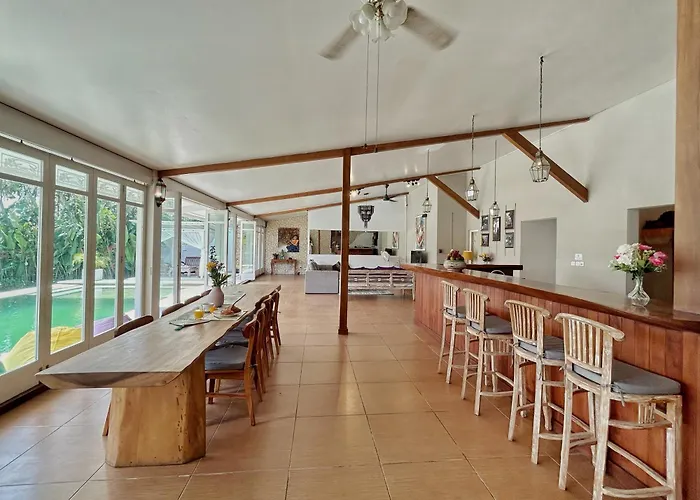 Ndaru - 4 Bedroom In Batu Bolong, Canggu