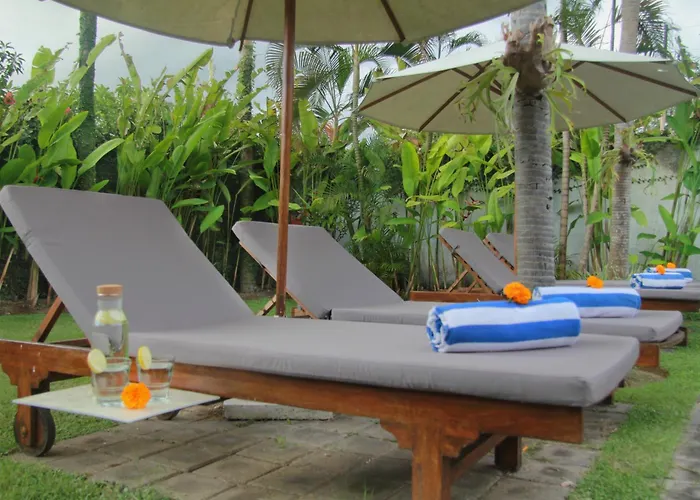 Ndaru - 4 Bedroom In Batu Bolong, *