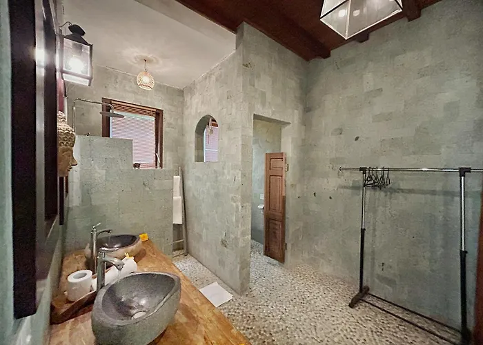 Ndaru - 4 Bedroom In Batu Bolong, Villa Canggu