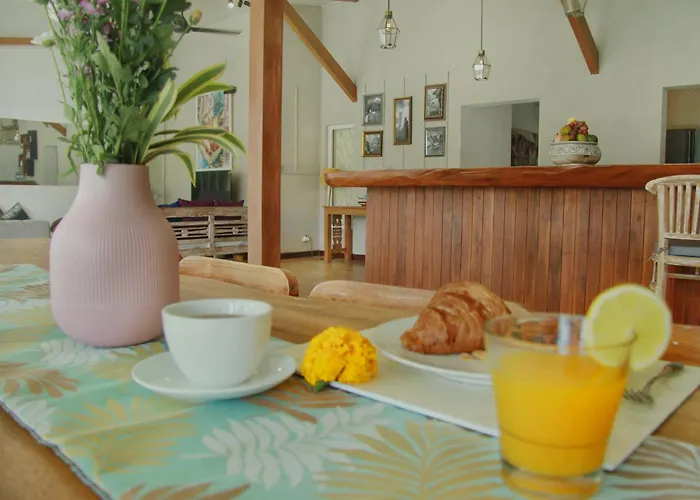 Ndaru - 4 Bedroom In Batu Bolong, Canggu