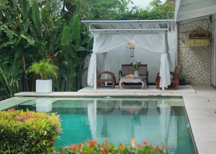Ndaru - 4 Bedroom In Batu Bolong, Villa *