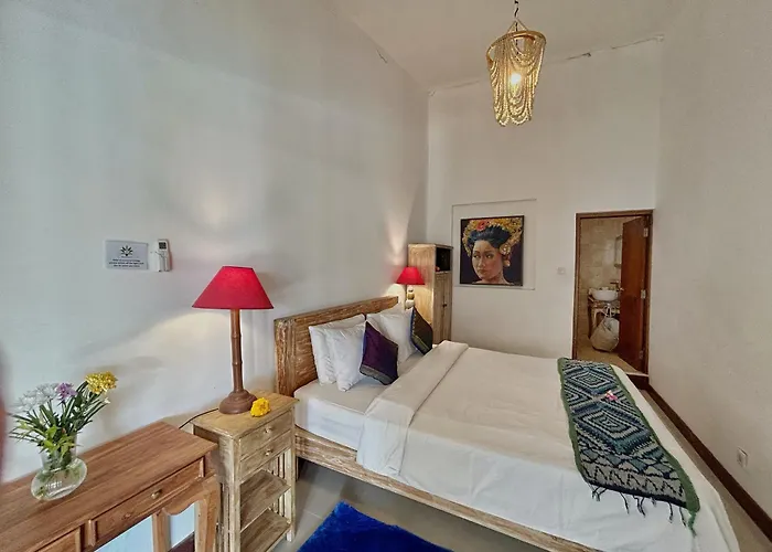 Villa Ndaru - 4 Bedroom In Batu Bolong,