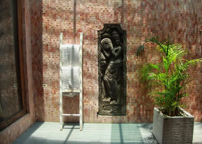 Ndaru - 4 Bedroom In Batu Bolong, Villa