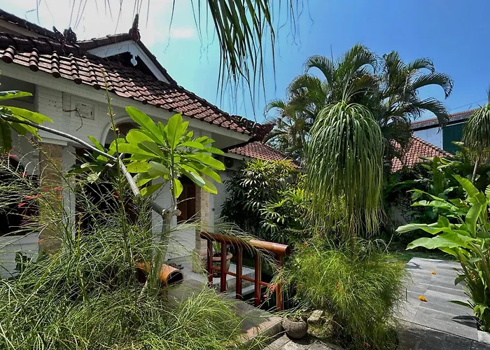 Ndaru - 4 Bedroom In Batu Bolong,